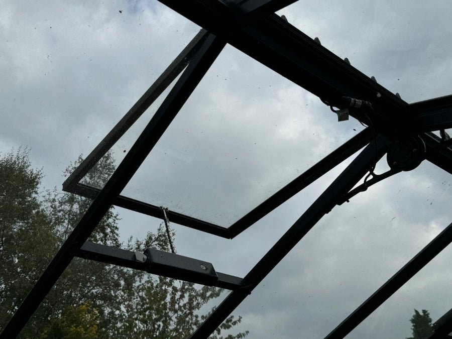 Electric roof window opener
