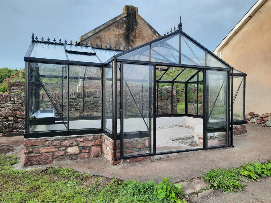 Helios T Dwarf Wall Greenhouse