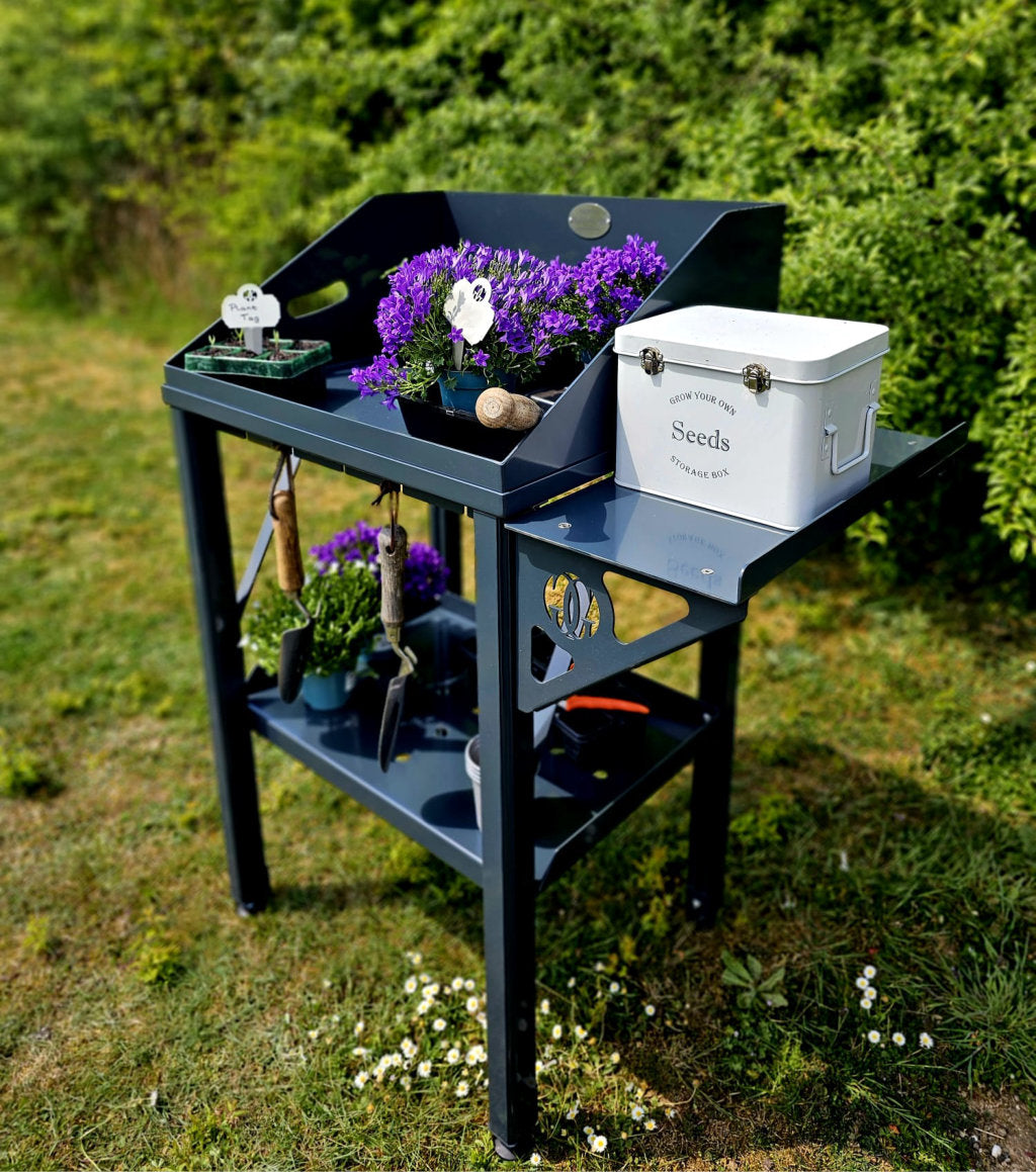 Griffin Potting Stand with Shoe